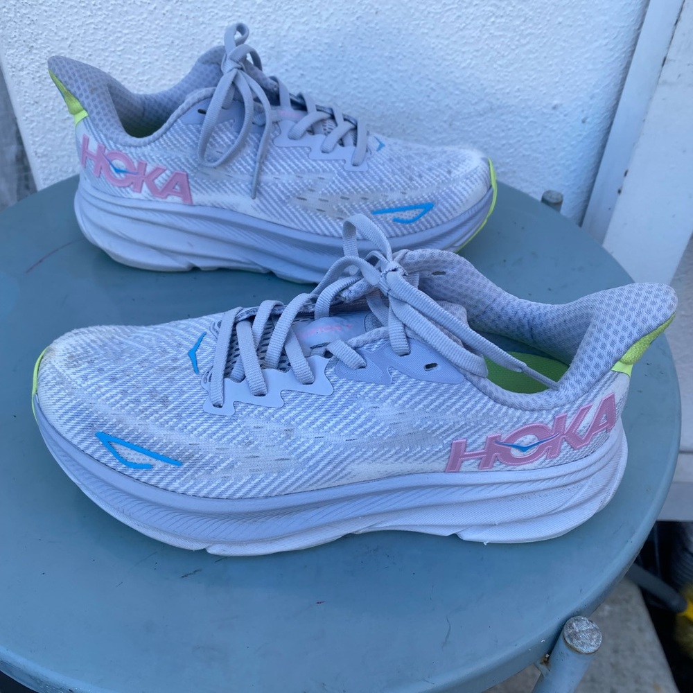 Hoka  Clifton 9 Sz 6BWomen's White Running Shoes with Pink Logo and Blue Accents